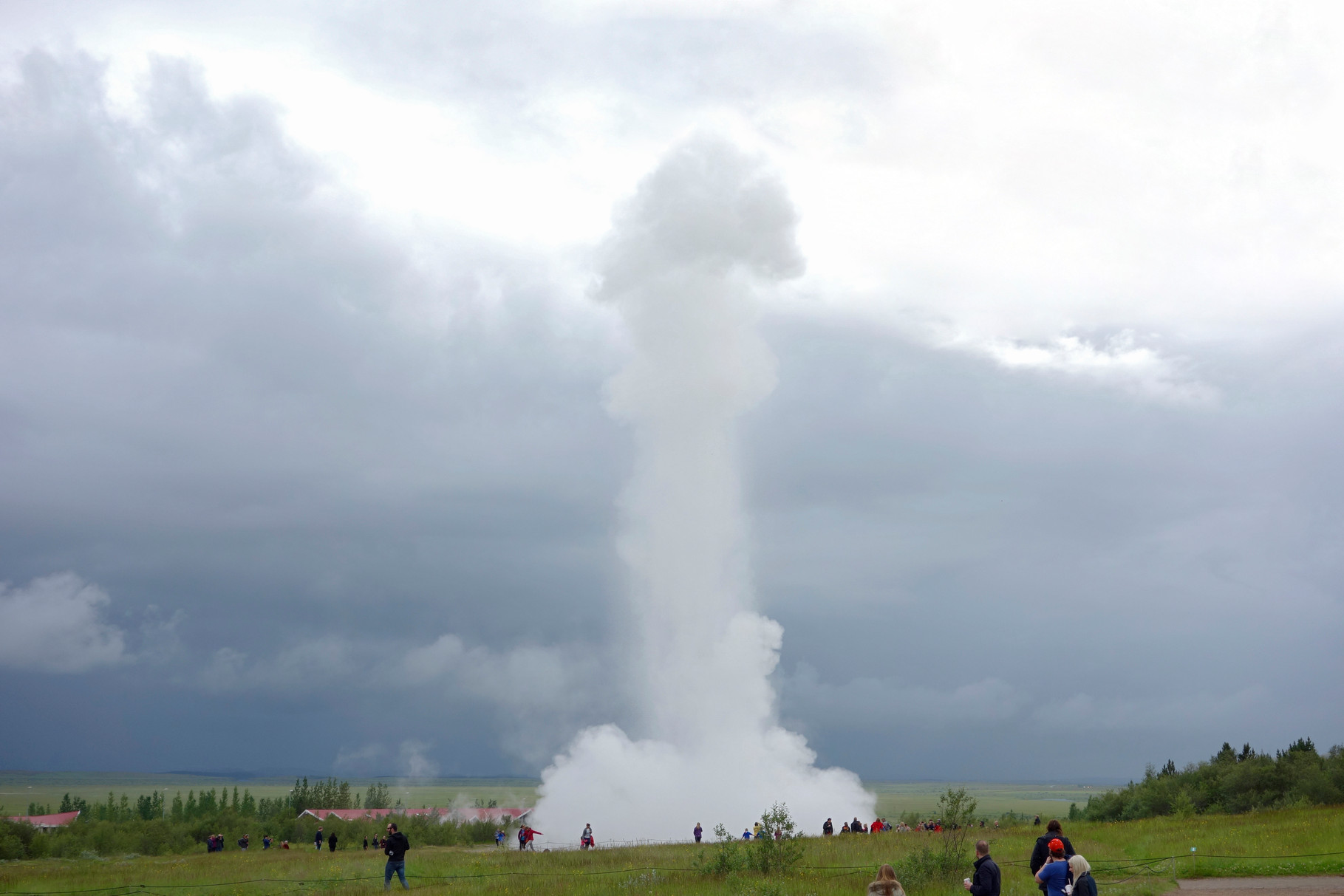 Ausbruch des Geysirs Strokkur