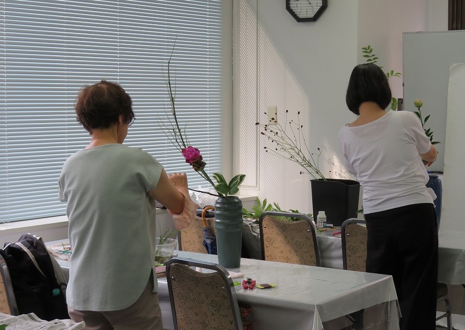 水辺の清らかな雰囲気や静けさを感じさせるもの