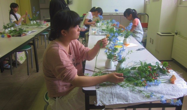 実は、花器の正体は「そば徳利（とっくり）」。