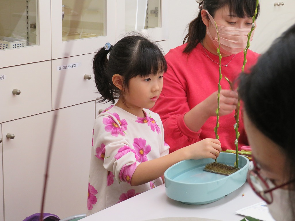 赤芽柳と珊瑚水木で学ぶ伝承花「盛花（もりばな）」
