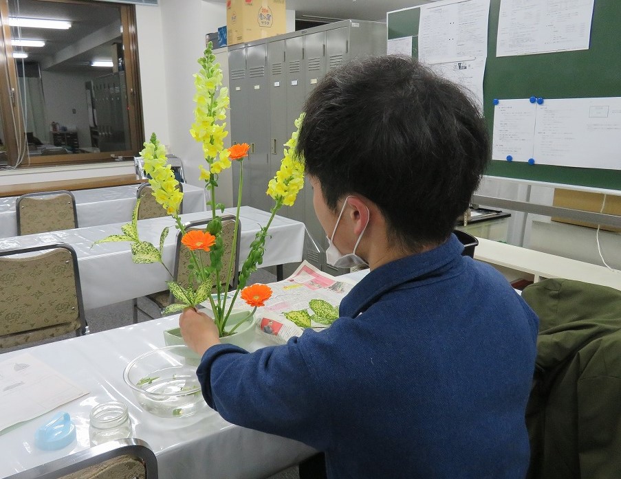 春風とともに芽生える新たな可能性、いけばなで