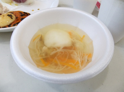 そして、私が選んだ今日イチは『雑煮』(ふじせい)。他の餅がたれ系の中、唯一汁系なのでお腹いっぱいになっても「あと1杯」いけます。こちらも4杯完食。うまし!