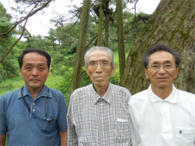 会　長：氏家平さん（右） 元会長：浦上政雄さん（中央） 会　員：菅原博さん（左）