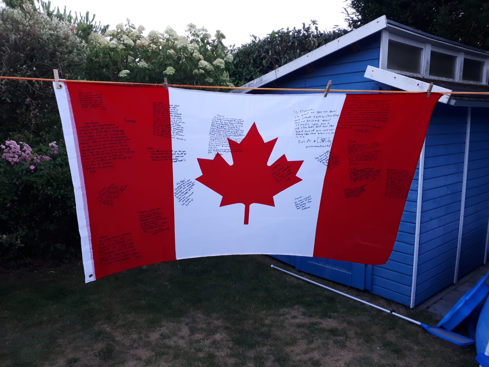 Meine von allen lieben Leuten, die mich über das Jahr begleitet haben, beschriebene Kanada-Flagge