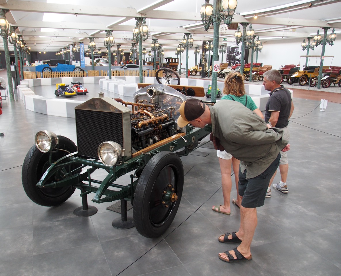Vom Streikobjekt zum größten Automuseum der Welt: Ein Besuch im "Nationalen Automobilmuseum – Sammlung Schlumpf" im französischen Mulhouse