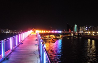 Erleuchtete Brücke an Kalvebod Brygge. Foto: C. Schumann 2019