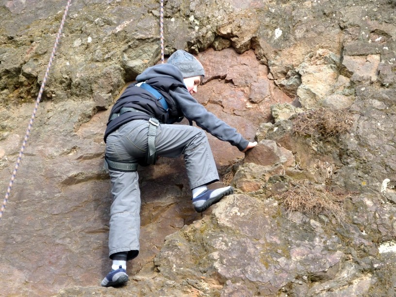 Anklettern als Saisonbeginn im Klettergebiet Steinicht