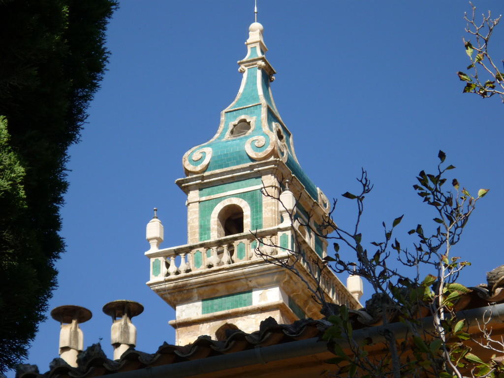 die Kirchenkuppel der Kartause in schöner Architektur