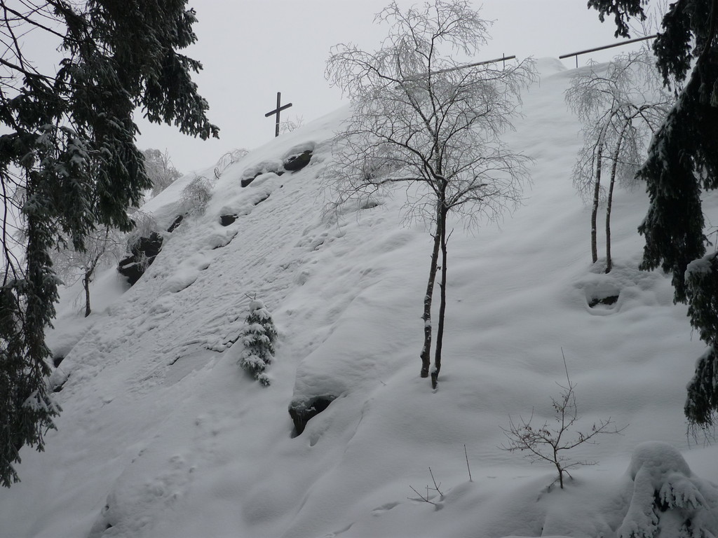 die verschneiten Reibungsplatten am Wendelstein