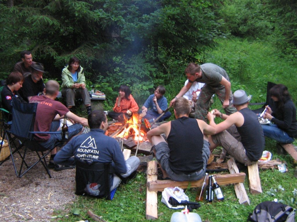 Sonnenwendfeier am Poppenstein, schöne Lagerfeuer Runde