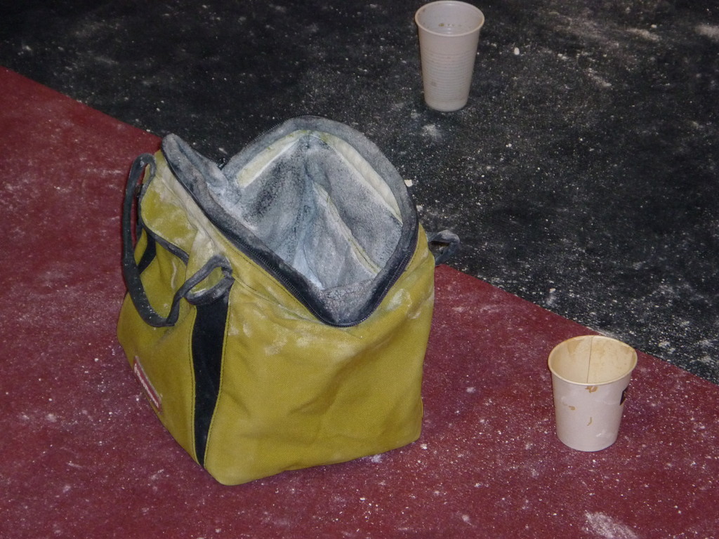 Chalktasche sucht Boulderer
