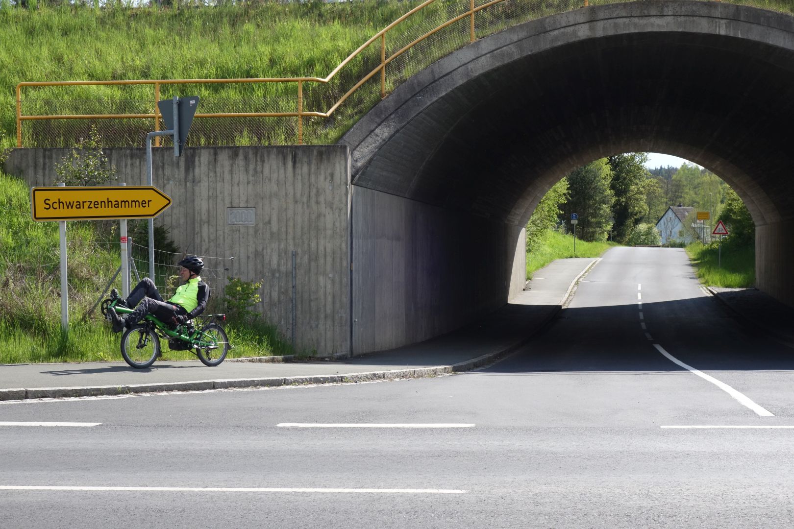 auch mal unter der Autobahn hindurch