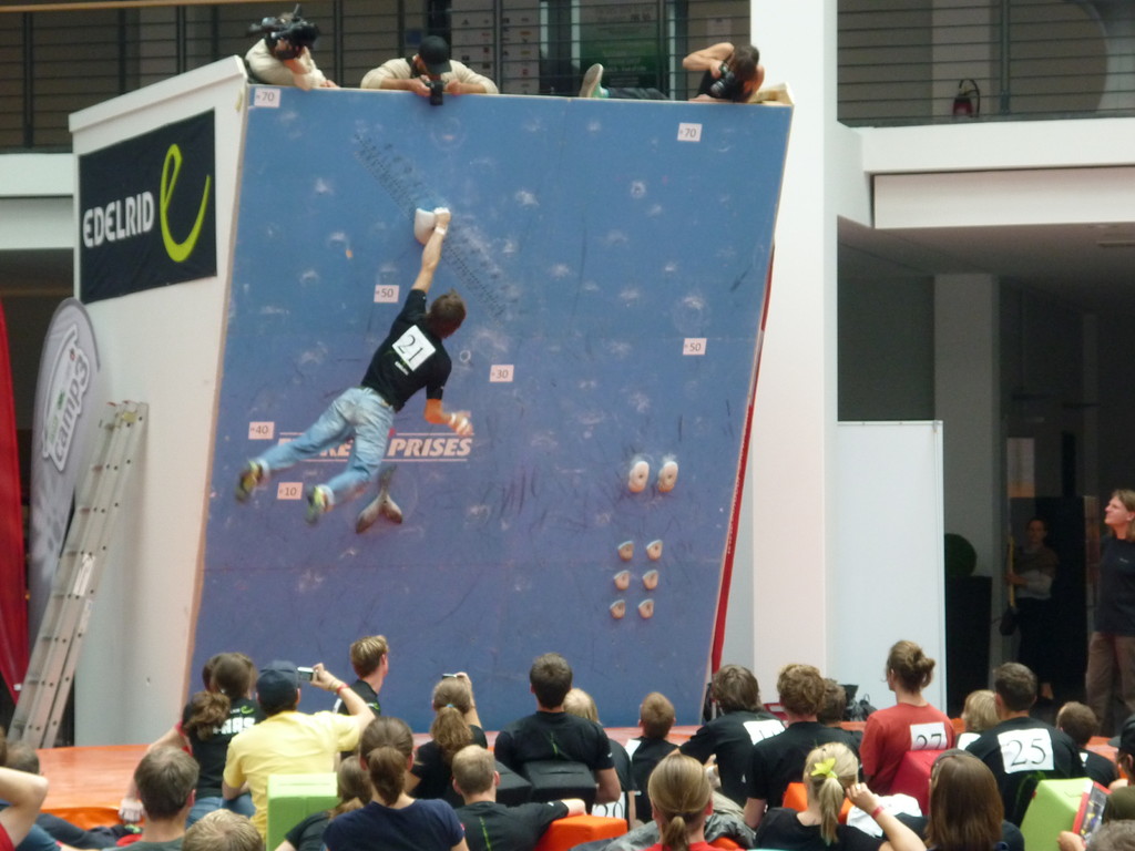 sowie den Zielgriff "weich" greifen, der Weltrekord liegt bei 2,80m!