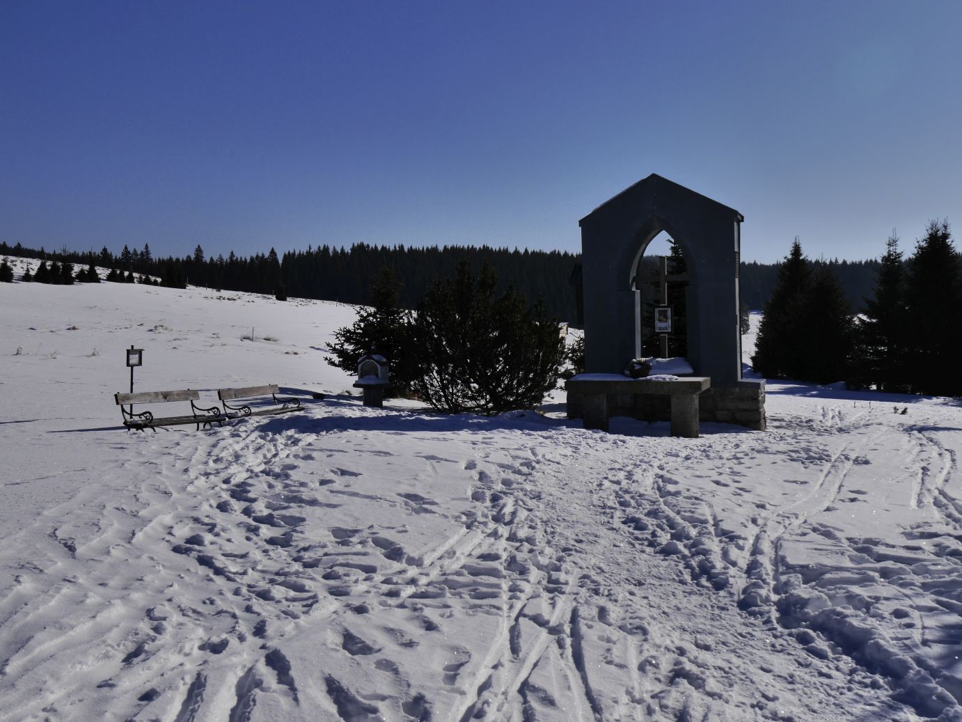 Erinnerung an die Kirche in Jeleni (Hirschenstand)