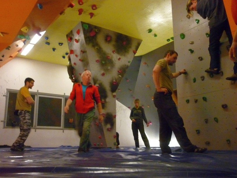 Mittwochstraining mit großer Beteiligung im Boulderboden 16.01.2013