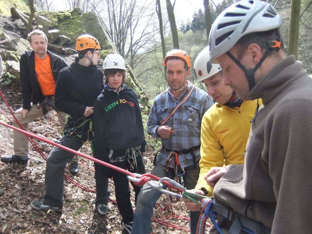 Kletterkurs des DAV Plauen-Vogtland am 21.04.2012 im Klettergebiet Steinicht