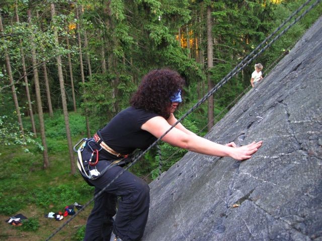 Mittwochstraining am Wendelstein Grünbach - Blinde Kuh Spiel für mehr Trittgefühl (Foto:W.Roth)