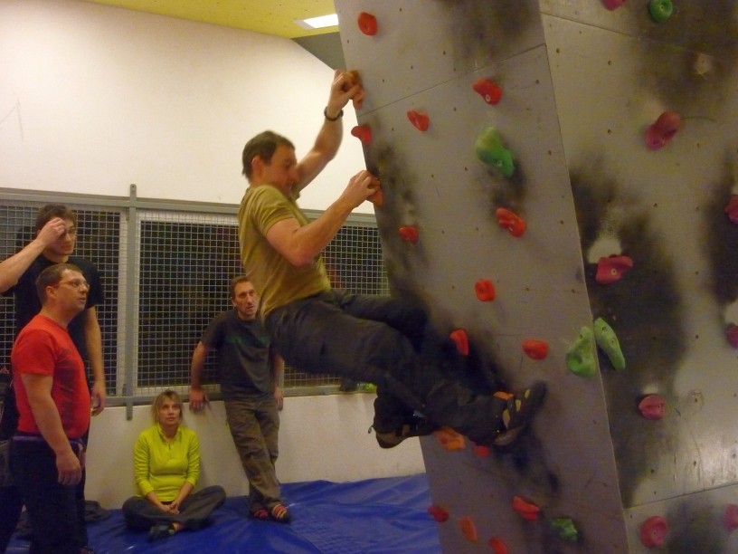 Mittwochstraining mit großer Beteiligung im Boulderboden 16.01.2013