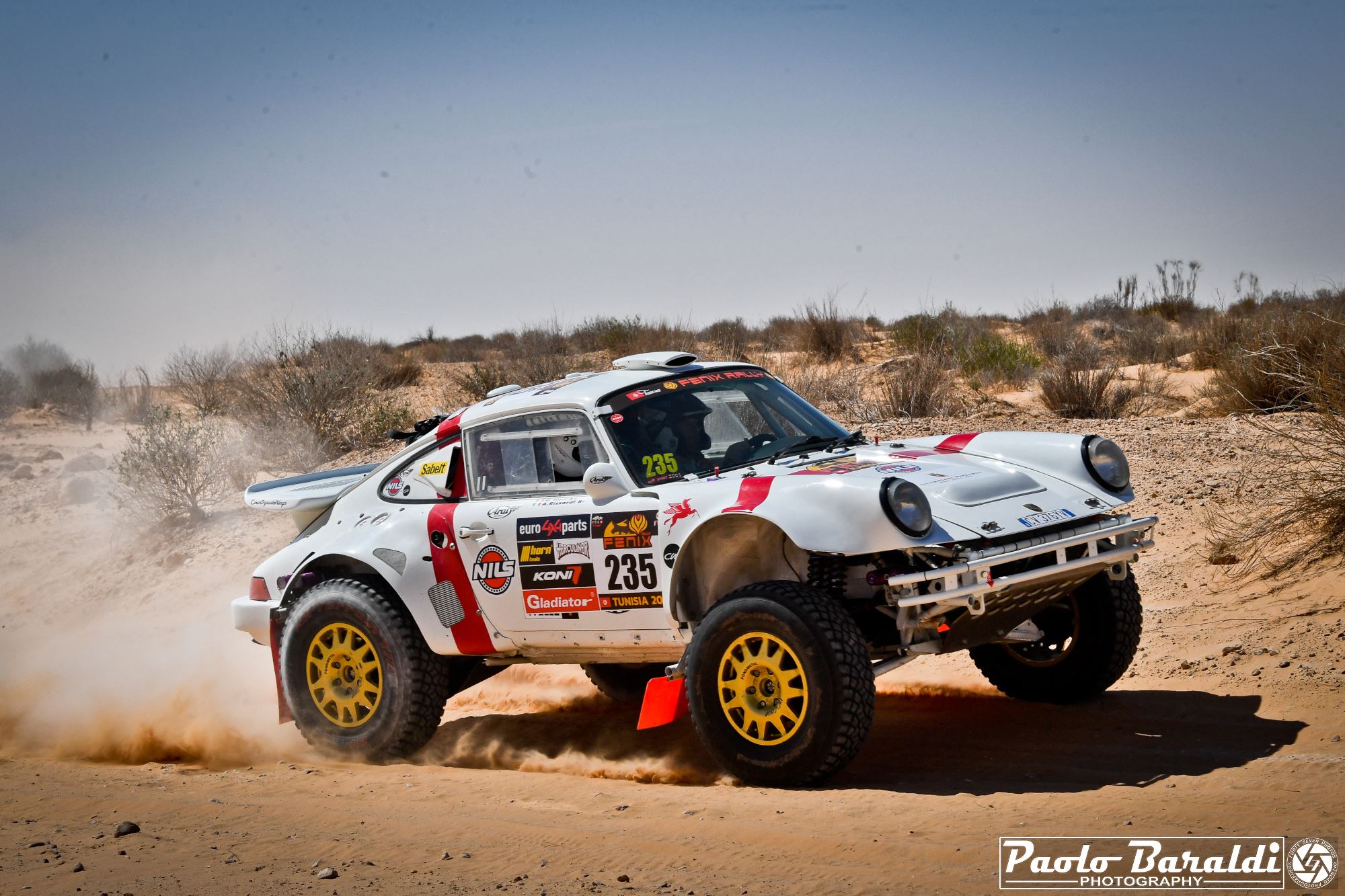 Porsche 911 4x4 Rally Raid: nostalgie dakariane al Fenix Rally