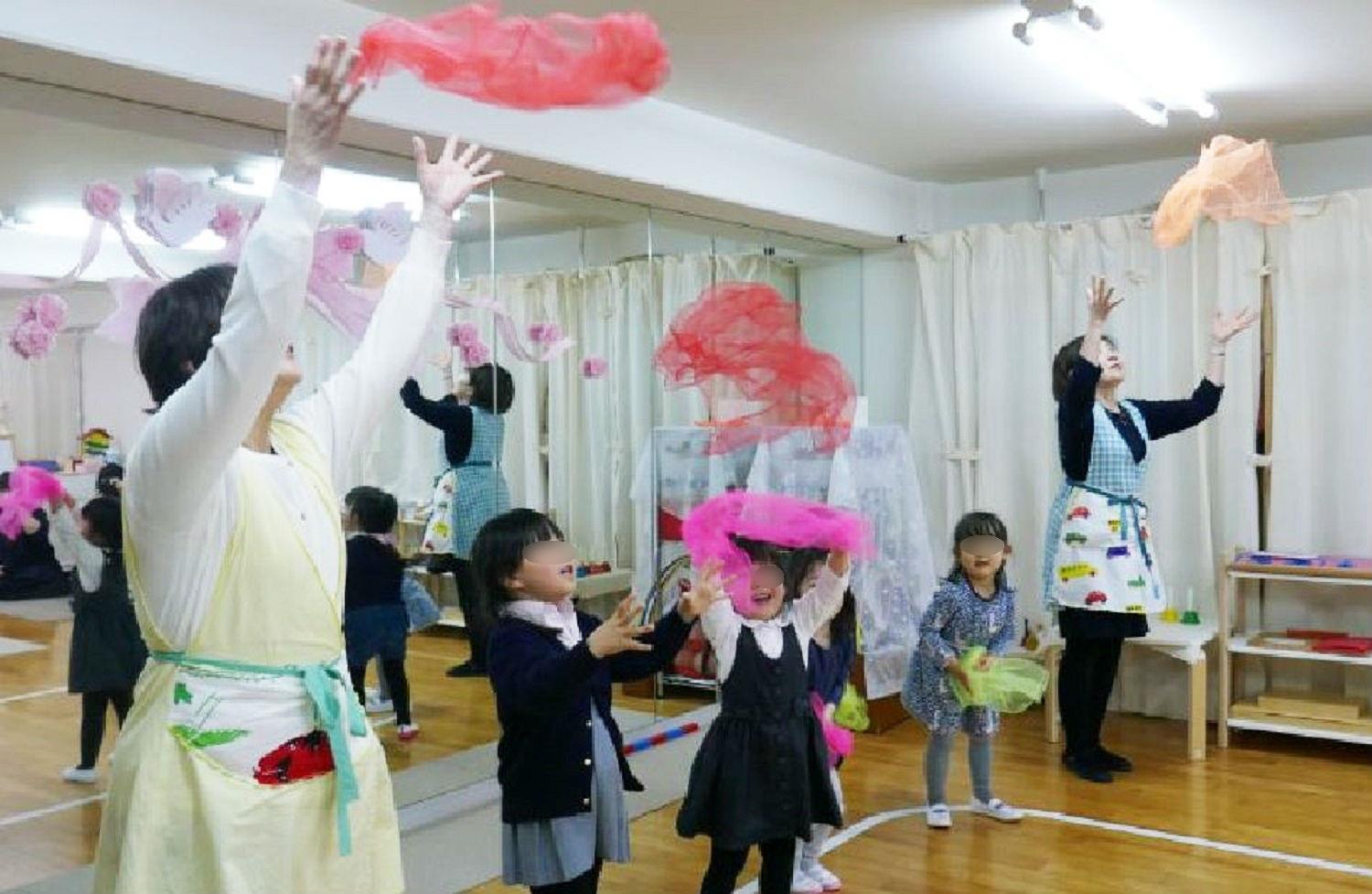 幼稚園児クラス １年の締めくくりは スケーターズワルツ でリトミック モンテッソーリとリトミックの幼児教室バンビーニクレアーレ