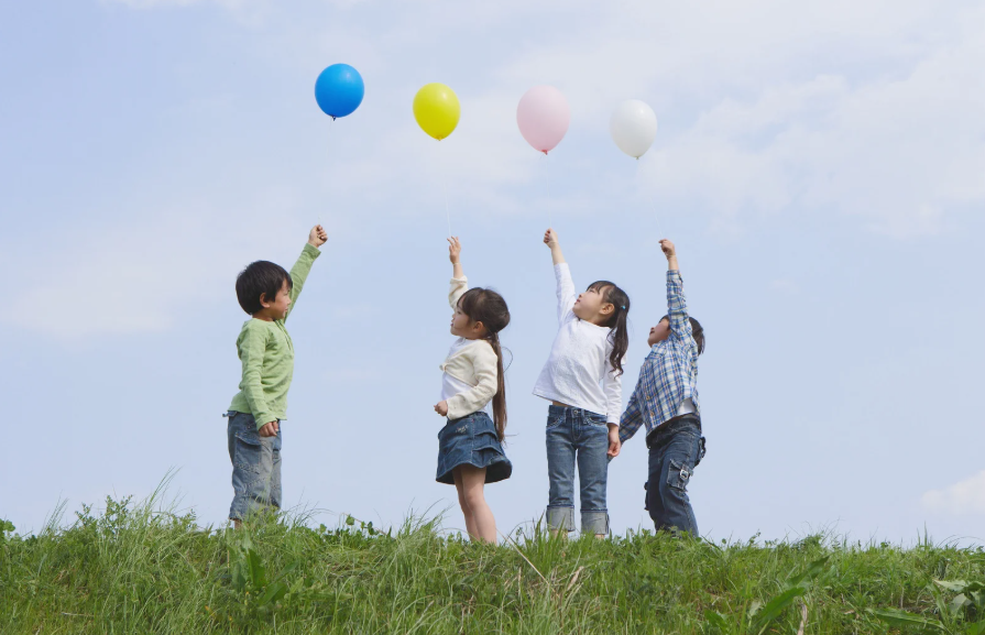 子どもの「育ち」が見えてくる 3 つの視点 ～ 0 歳から 5 歳の育児にモンテッソーリ教育のまなざしを～