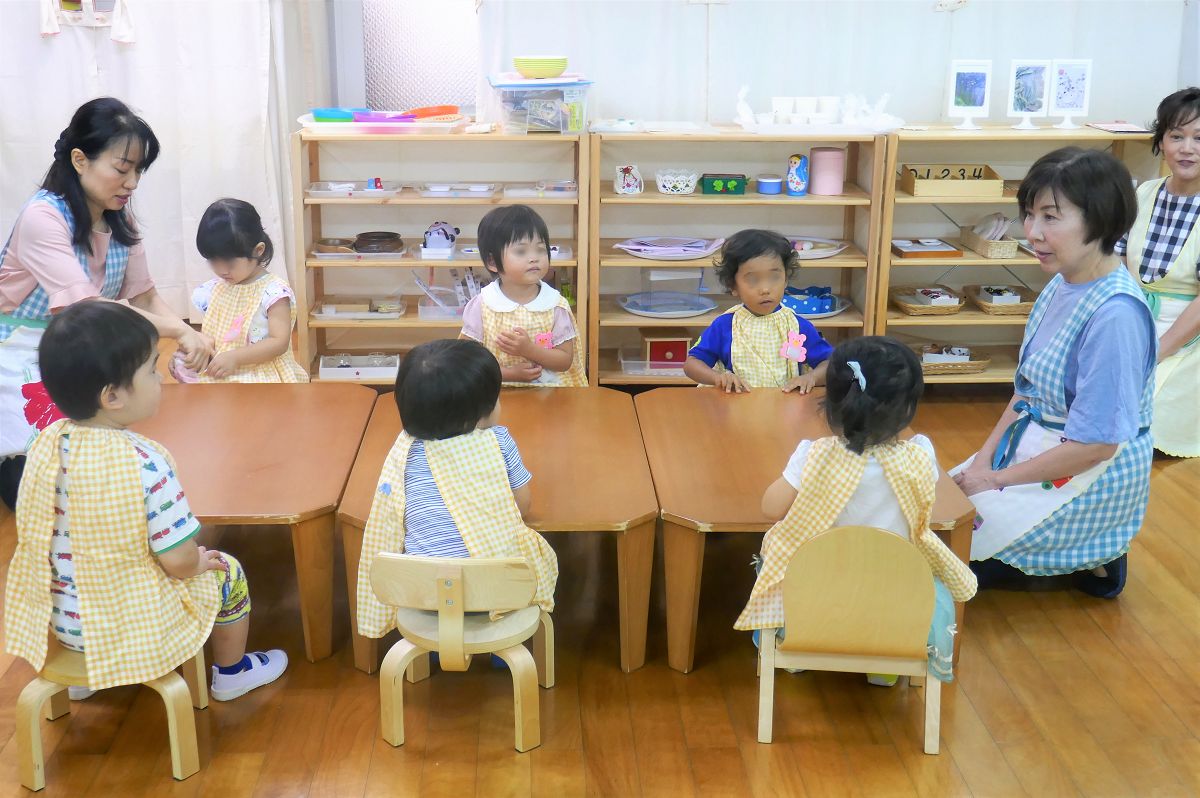 お子様の成長を引き出す家庭での環境づくり モンテッソーリとリトミックの幼児教室バンビーニクレアーレ お子様の成長を引き出す家庭での環境づくり モンテッソーリとリトミックの幼児教室バンビーニクレアーレ