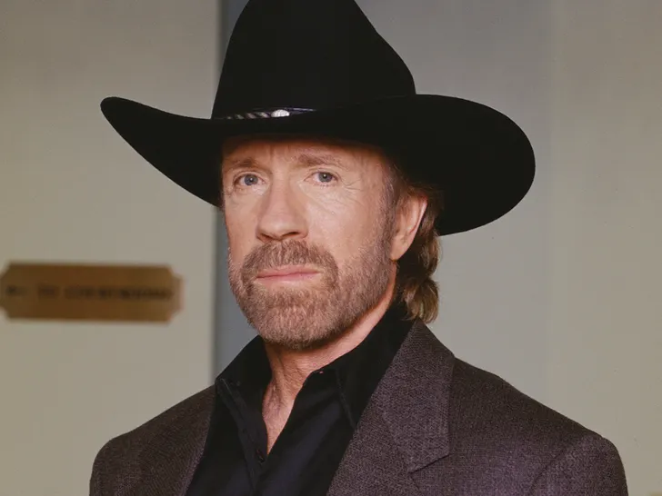 Chuck Norris tras emergencia médica al hospital