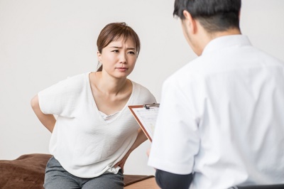 腰痛と「女性特有の重だるさ」の関係とは？綱島の股関節痛専門整体師が解説