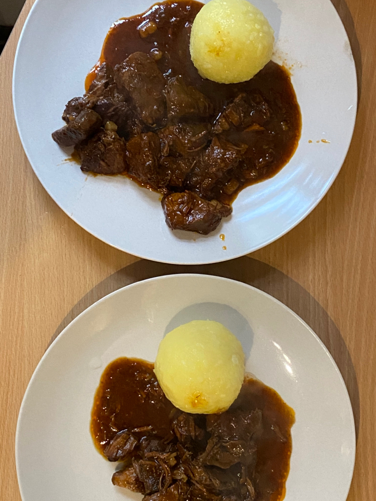 Vergrillt: Gulasch aus dem Dutch Oven - Phillip im Internet