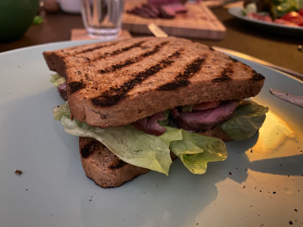 Vergrillt: Roastbeef Sandwich - Phillip im Internet