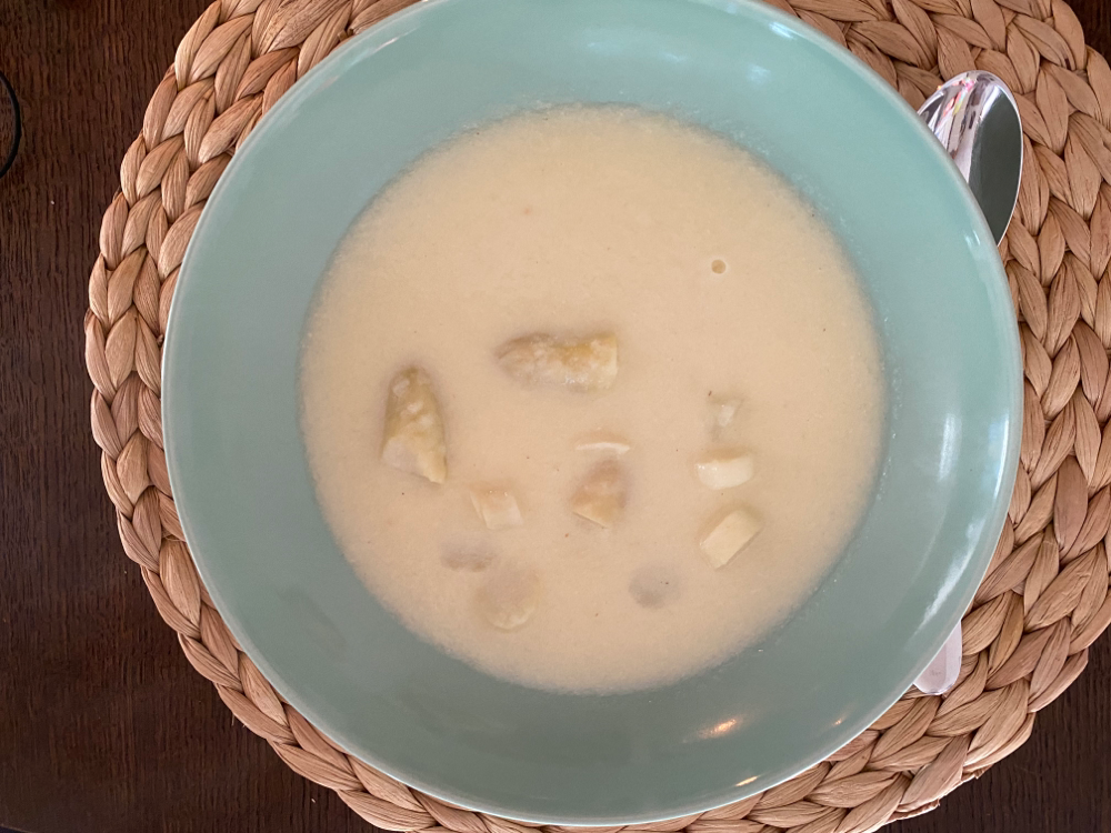 Tellerbild Spargelcremesuppe