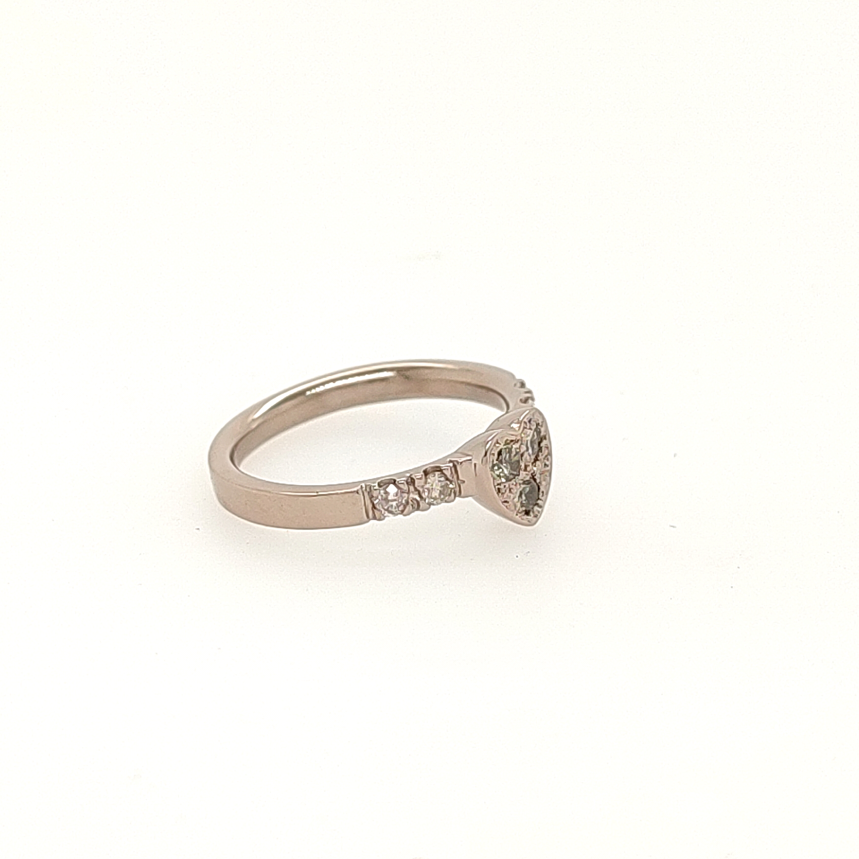 Bague "Cœur" - Or gris palladié et Brillants