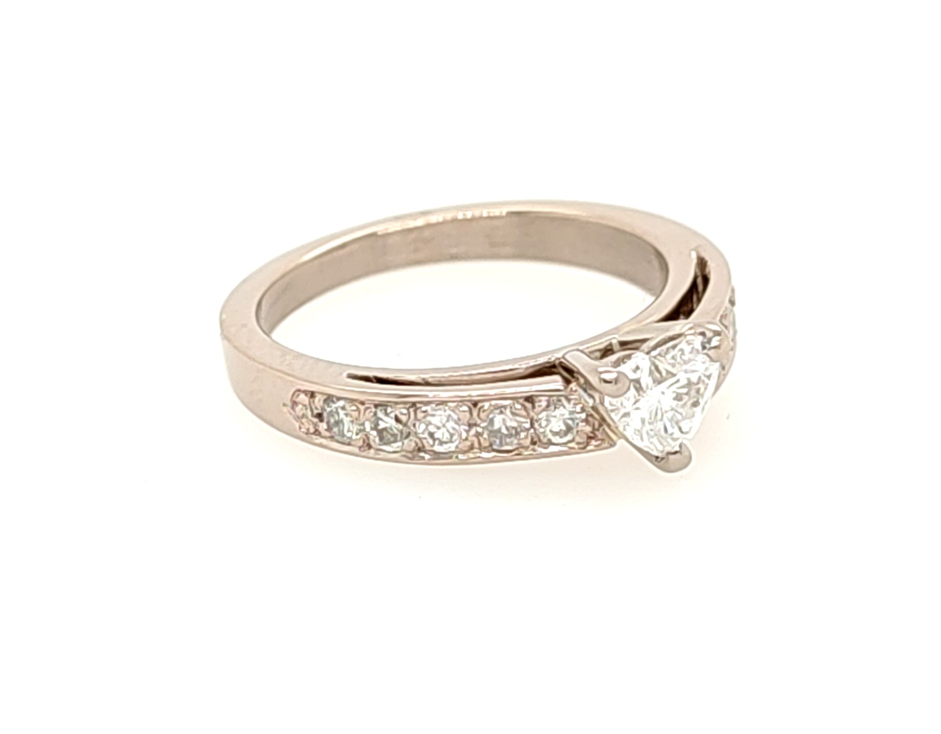 Bague or gris palladié 750 et diamants - pierres fournies par Agnes F.