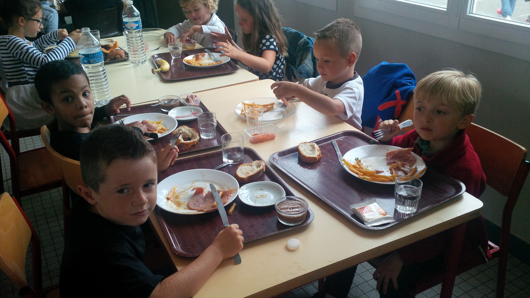 La cantine Ecole SainteAnne de Ploeuc