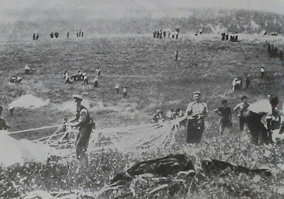 Clearing the parachutes at Moustoulat