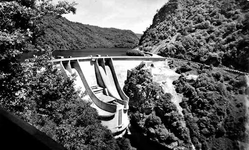 HOMMAGE AU GROUPEMENT DE RÉSISTANCE DU BARRAGE DE L'AIGLE