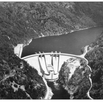 Barrage de l'Aigle sur la rivière Dordogne 