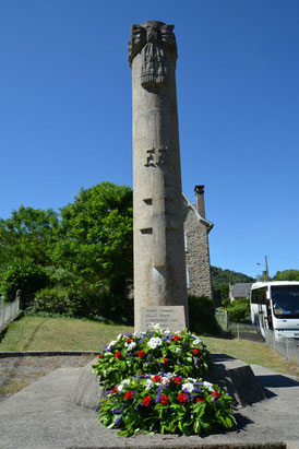 Mémorial à Aynes commune de Chalvignac (15)