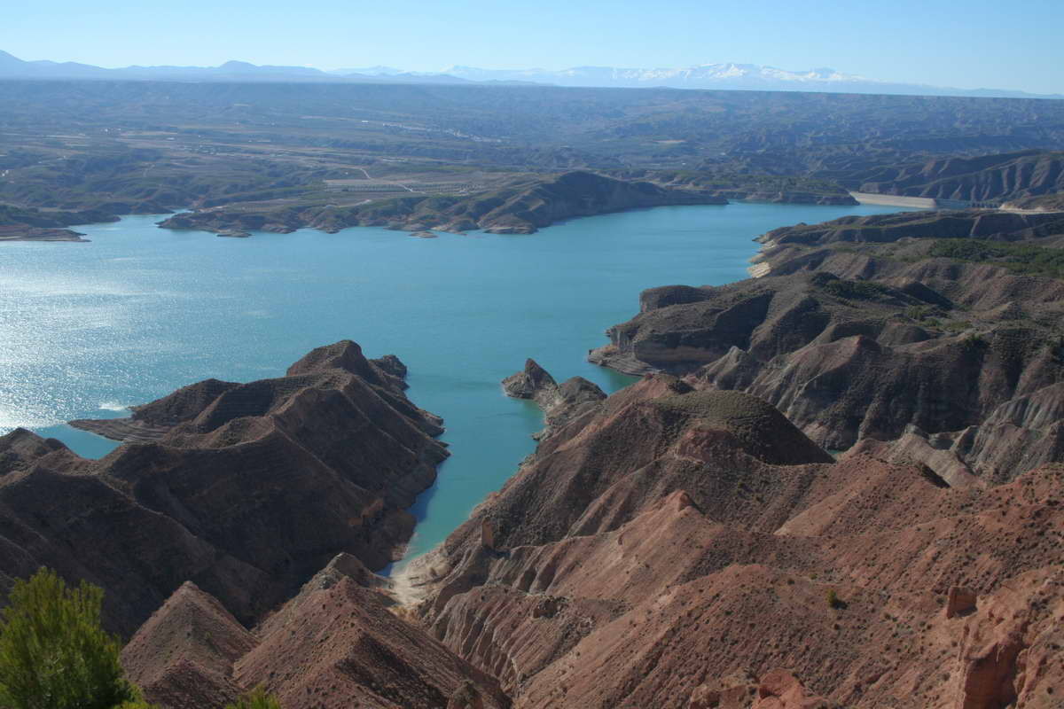 Pantano del Negratín, en los municipios de Guadix, Freila, Zújar, Baza, Benamaurel, Cortes de Baza y Cuevas del Campo