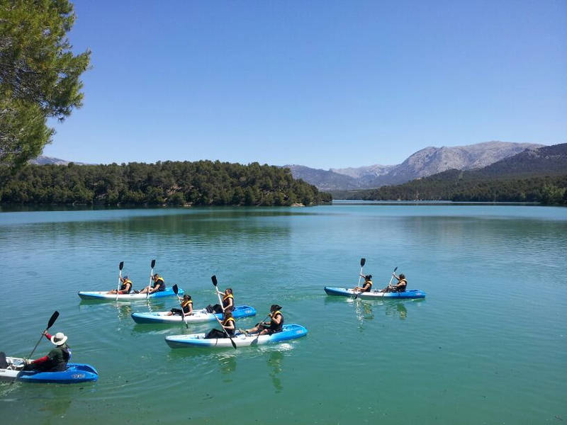 Turismo activo en el Altiplano de Granada: Piragüismo y canoa en los pantanos de la Bolera y Negratín