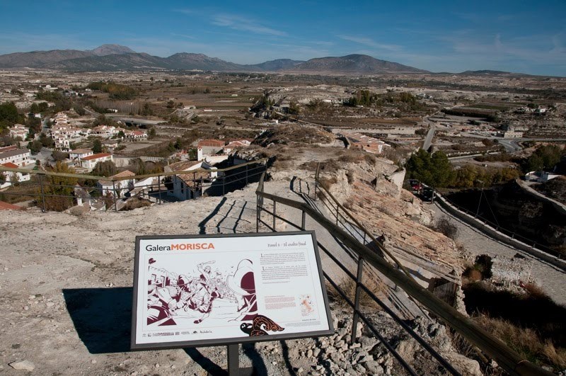 Vistas a la sierra de La Sagra desde la ermita del Cerro de la Virgen, uno de los puntos de información de la "ruta morisca" de Galera