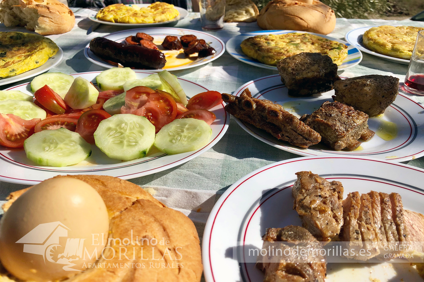 Tradicional menú del Día de la Tortilla en el campo