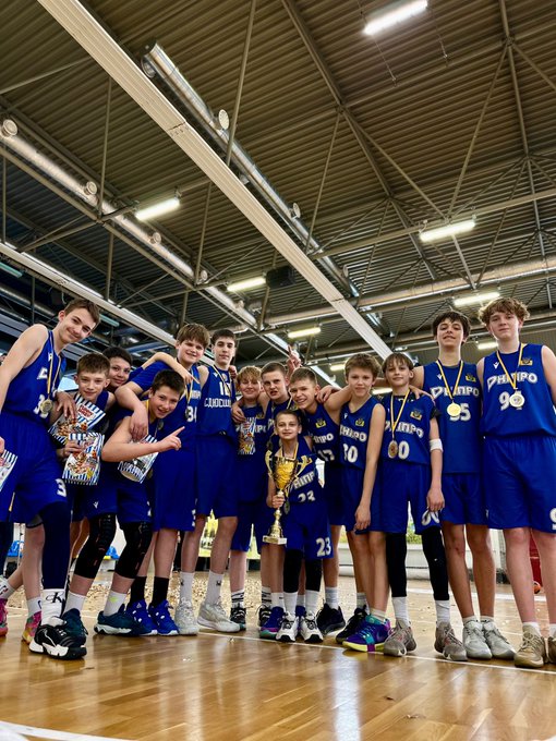 Die U13 Basketballmannschaft des BC Dnipro