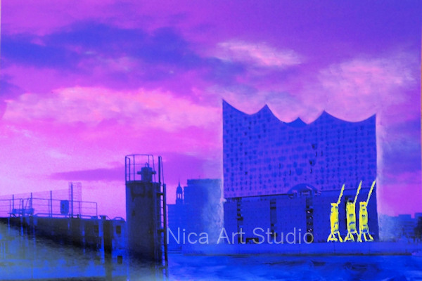 Elbphilharmonie in purple and yellow, 2019, 30 x 20 cm, photography with oil color