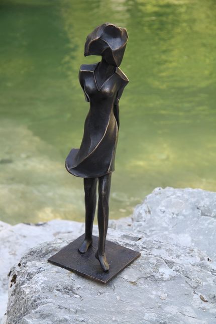 "Die Luftgängerin" 2001 - Bronze gebeizt - 57 cm