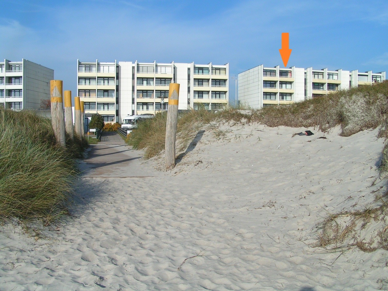 Die Wohnung vom Strand aus gesehen