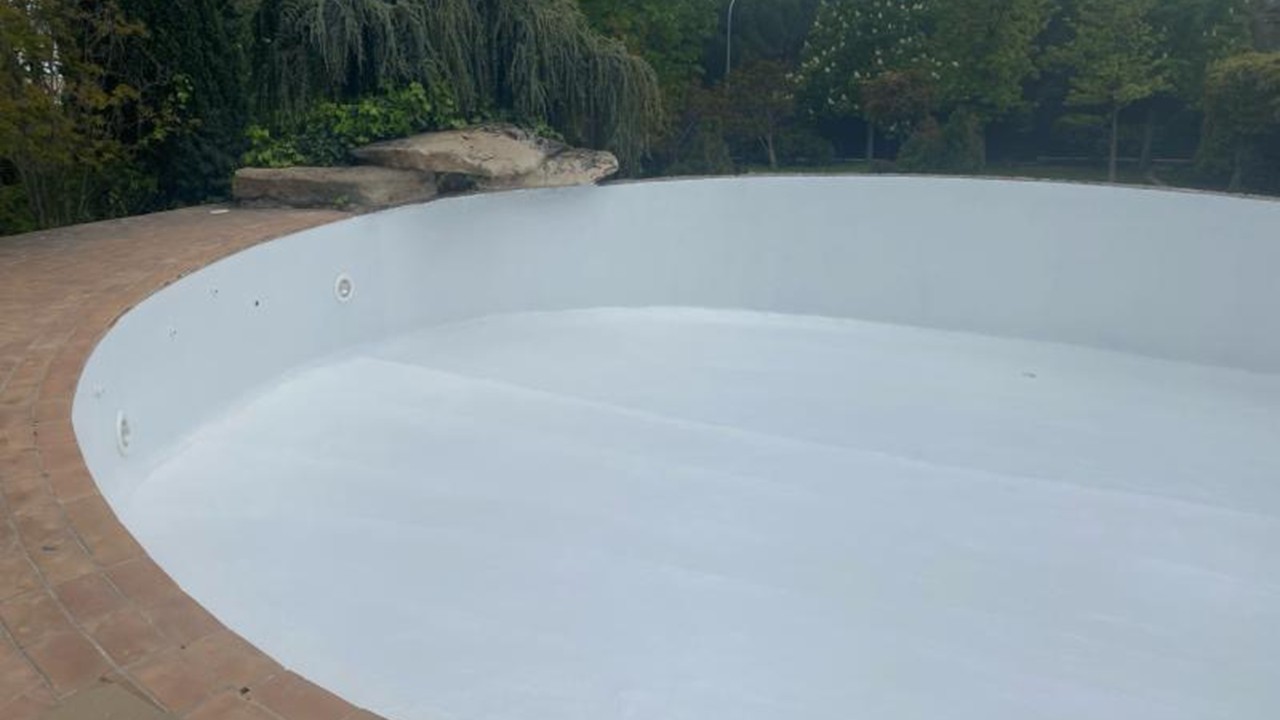 Sistema‑PS Pools‑510: Rehabilitación de piscinas con agua clorada y salina