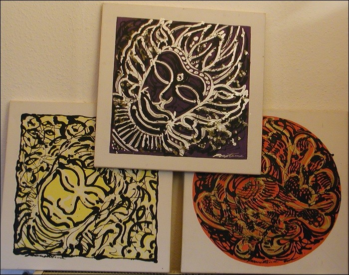 Drei Gesichter (drei Zeichnungen auf Karton, je ca 30 x 30 cm)