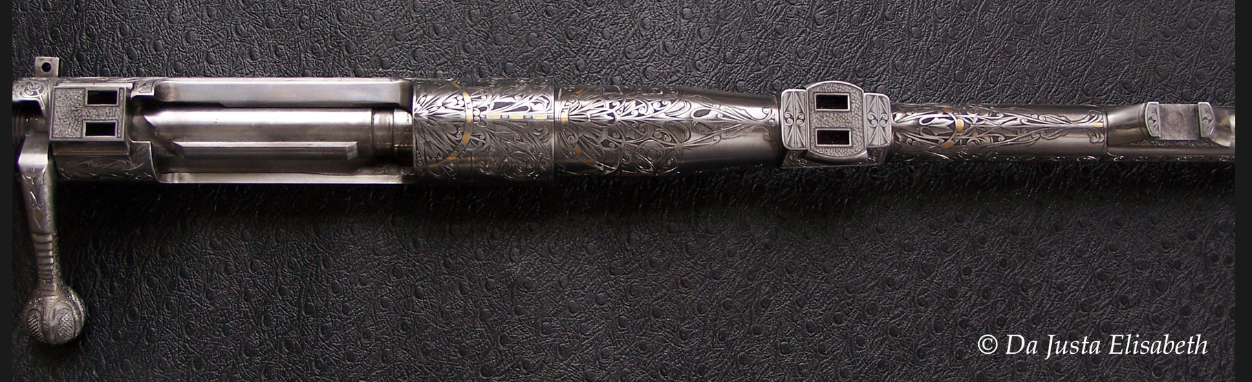 engraving in hollow-bottom,  gold inlays