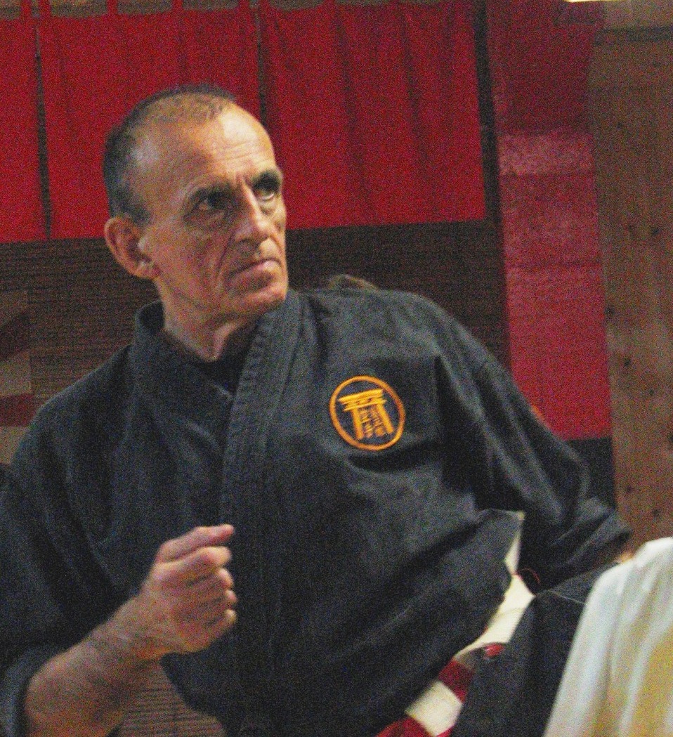 Maître Frédéric Dupertout : karaté, self défense, kobudo, ju jitsu © Les Ecoles Bushido